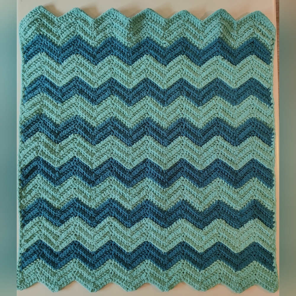 Crochet Chevron Patterned Baby Blanket in Blue and Teal
